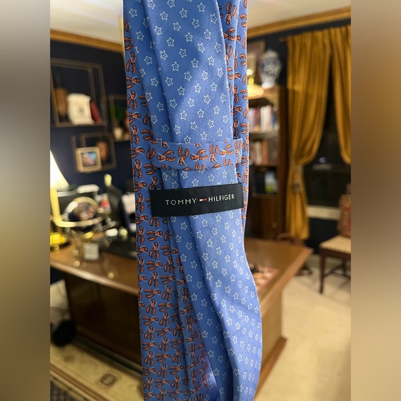 Tommy Hilfiger 58” Lobster Tie - Picture 4 of 8